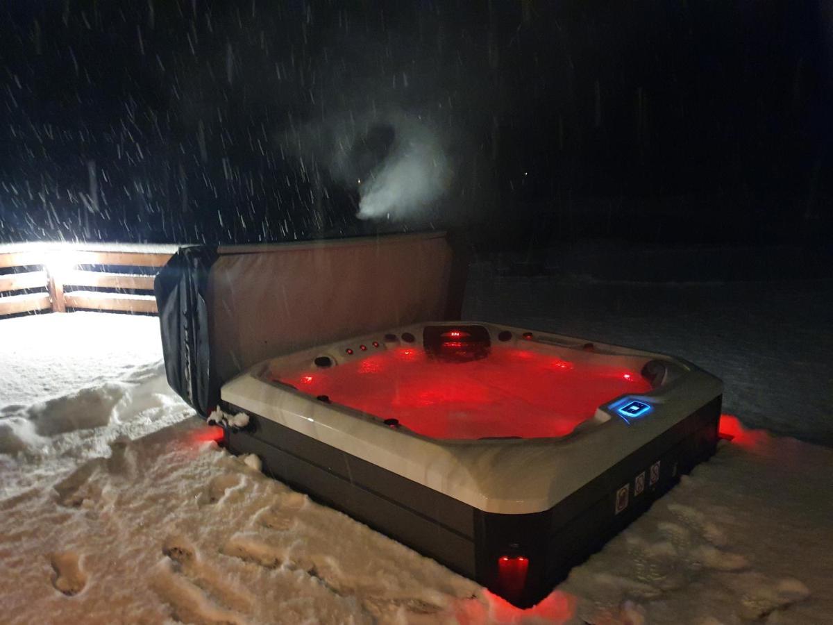 Mana Village - Jacuzzi & Sauna Barlomino Exterior photo